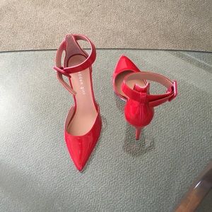 1 pair of shoes - unworn